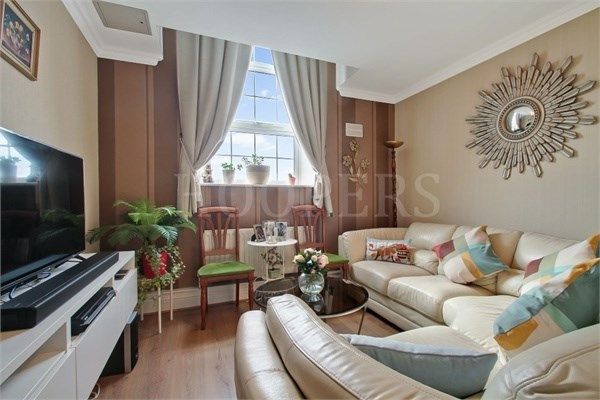 Flat for sale in 151 Brook Road, London