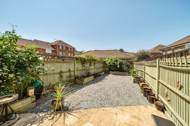 5, Hoffman Close, Berkshire photo 4