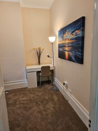 Room to rent in Berriman Road, London