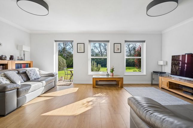 6 Purton Court, Purton Lane, Farnham Royal photo 3