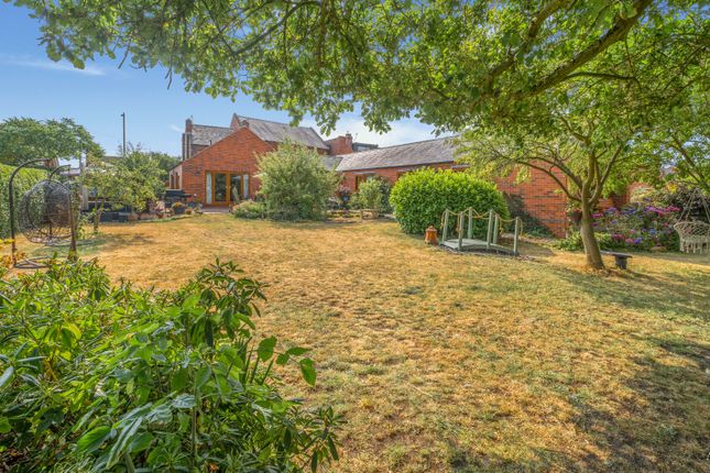 6 Derby Road, Swanwick, Derbyshire photo 4