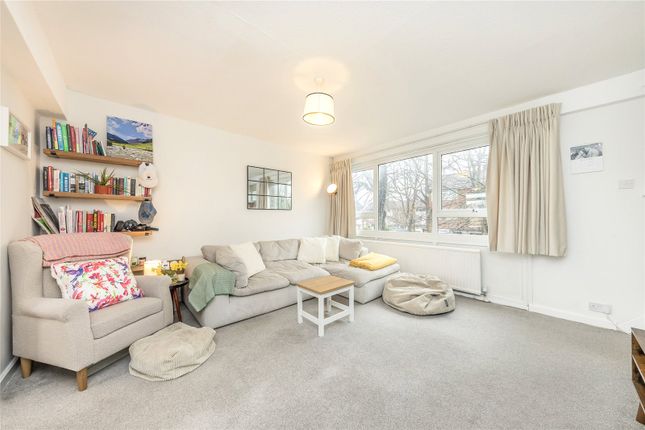 Flat for sale in Courtlands Avenue, Lee