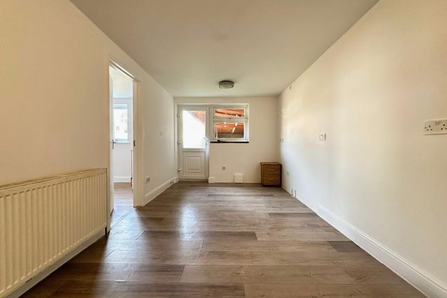 20, Queens Road, West Drayton photo 4