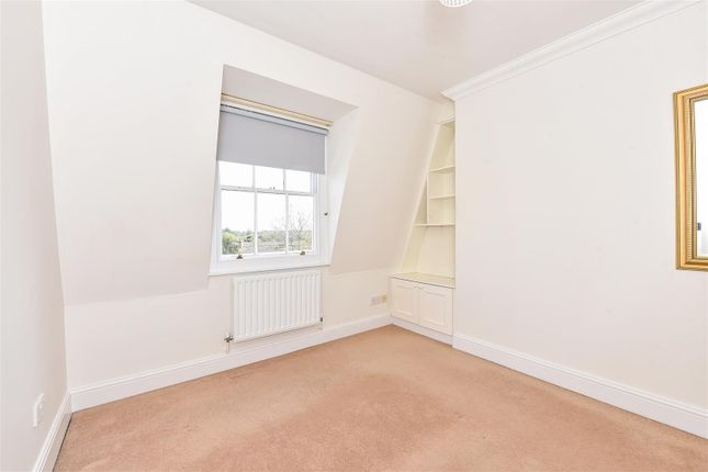 Flat for sale in King George Gardens, Chichester