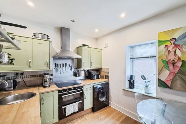 Flat 2, 18, West Street, Buckingham photo 4