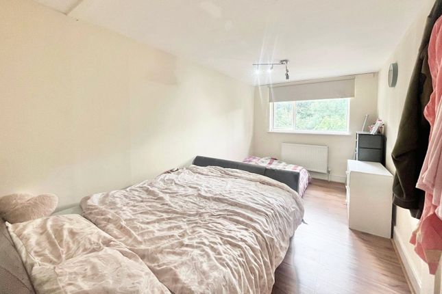 1, Water Lane, Farnham photo 3