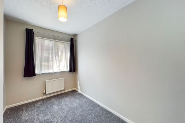 Flat to rent in Windrush Court, Windrush Drive, High Wycombe