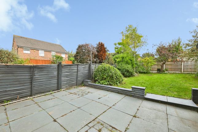 16, Hadleigh Close, Nottingham photo 4