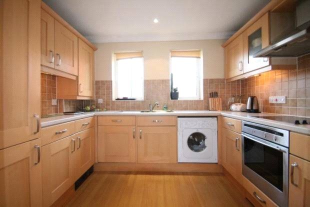 Flat to rent in Gateway House, Walnut Tree Close, Friary And St Nicolas