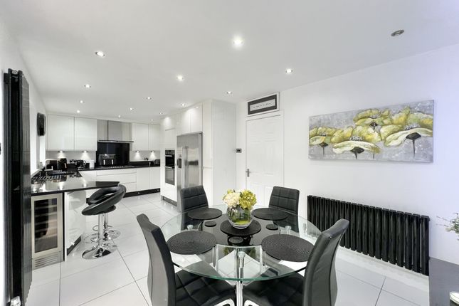 16, Heron Way, Herons Reach photo 2