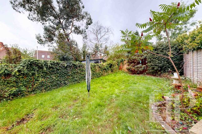 Lower Flat, 12 Grosvenor Road, East Grinstead photo 4