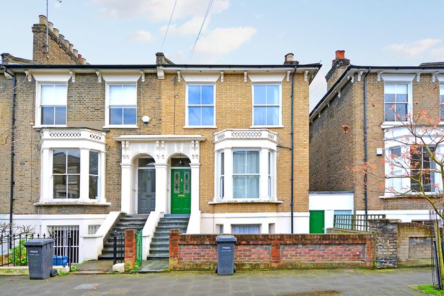 Flat to rent in Southborough Road, Victoria Park