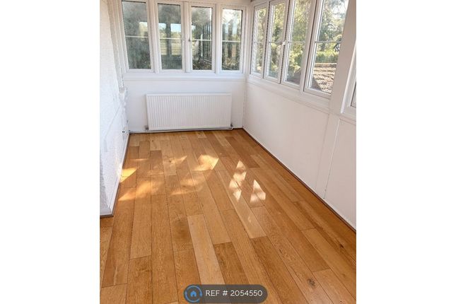 Newtonside, Burfield Road Old Windsor, Windsor photo 4
