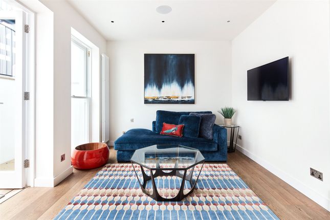 Terraced house to rent in Shawfield Street, Chelsea, London