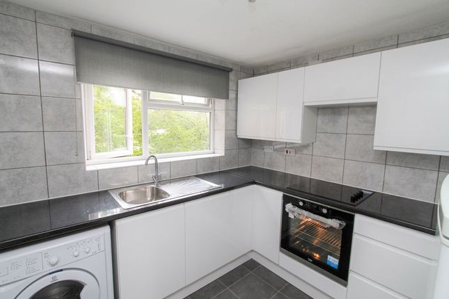 Flat, 8 Talbot Road, Hatfield photo 3