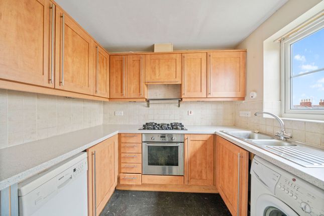 27 Manley Park, Leigh photo 3