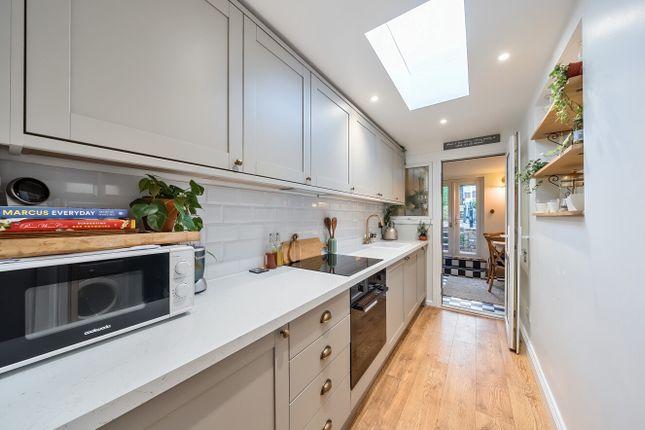 155, London Road, Surrey photo 3