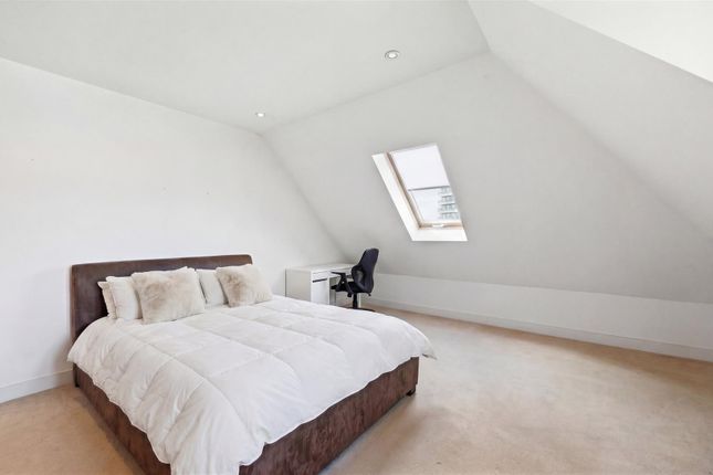 Flat 11, Ardennes House, Royal Victoria Dock photo 3