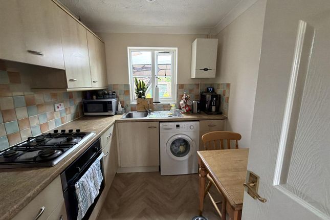 3, Honeysuckle Way, Spalding photo 2