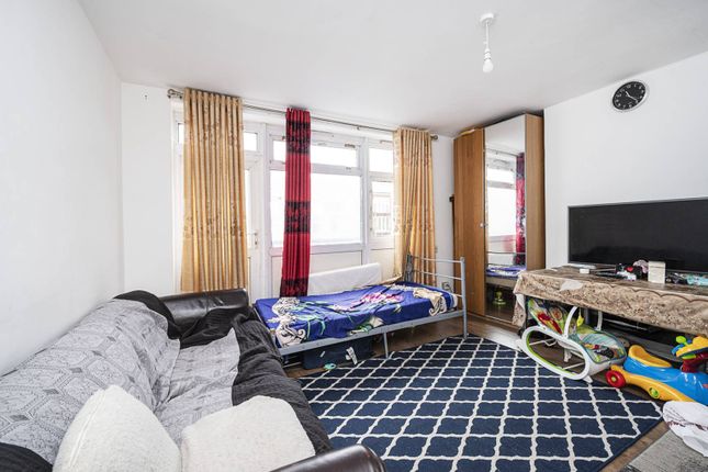 Thumbnail Flat for sale in Maddams Street, Bow, London