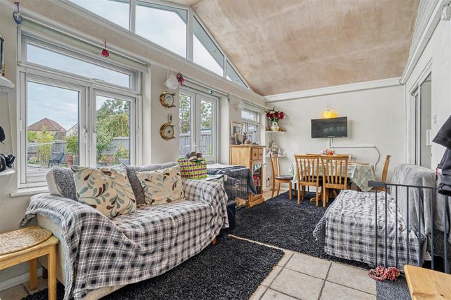 1, Downsview Drive, Gillingham photo 3