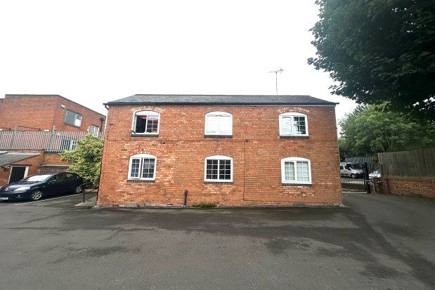 Flat to rent in Warwick Road, Birmingham