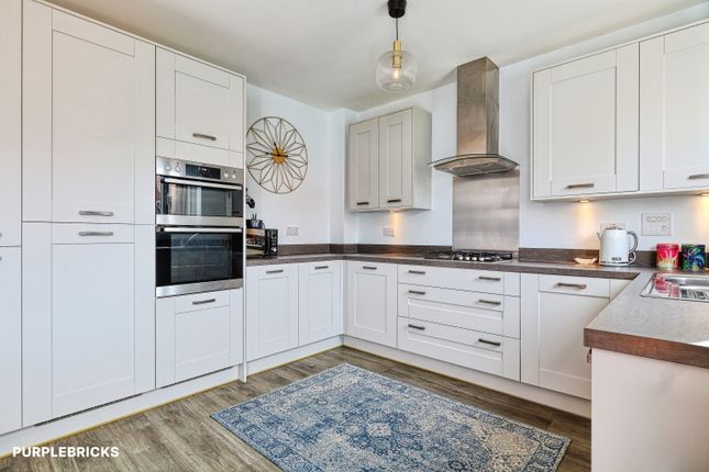 26, Hotspur Way, Leeds photo 4