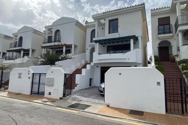 Thumbnail Villa for sale in Duquesa, Manilva, Málaga, Andalusia, Spain