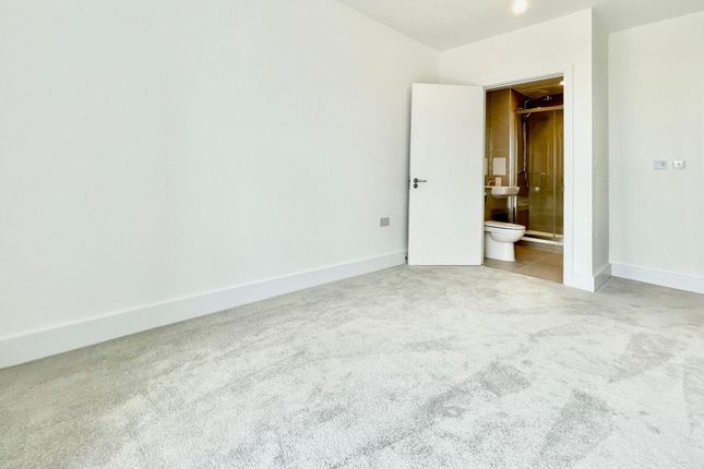 Flat to rent in Starling Court 1 Nest Way, London, Kent