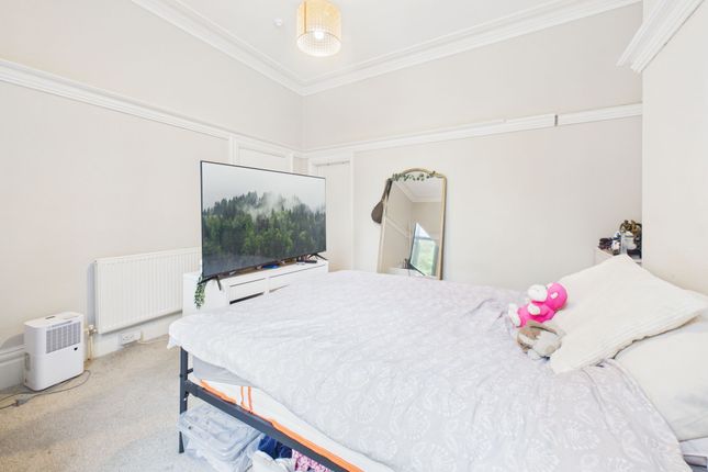 22 Hamlyn Avenue, Hull photo 3