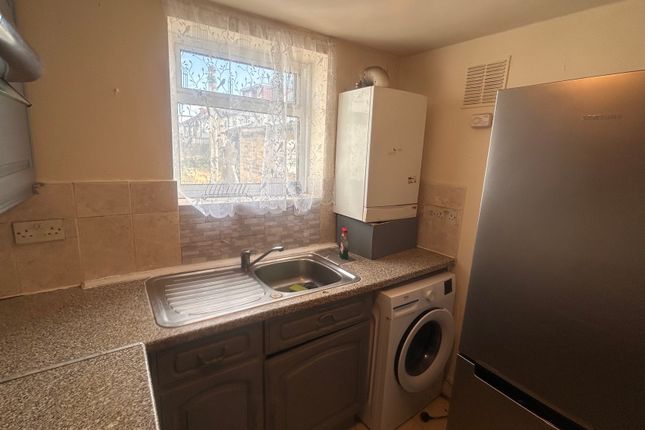 2 industrial cottages, The Common, Southall photo 3