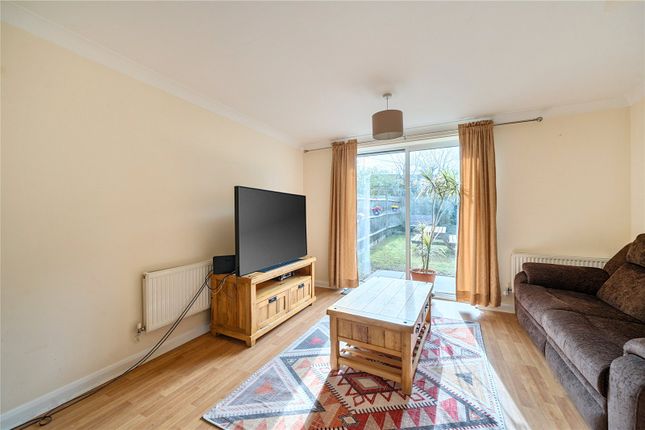 MTVH SO, 36, Dowles Green, Berkshire photo 2