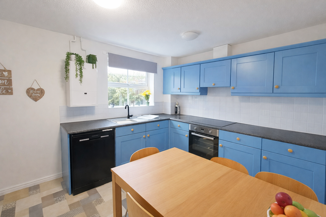 9, Thornhill Close, Shildon photo 4