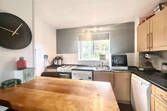 34, Highgrove Close, Calne photo 2