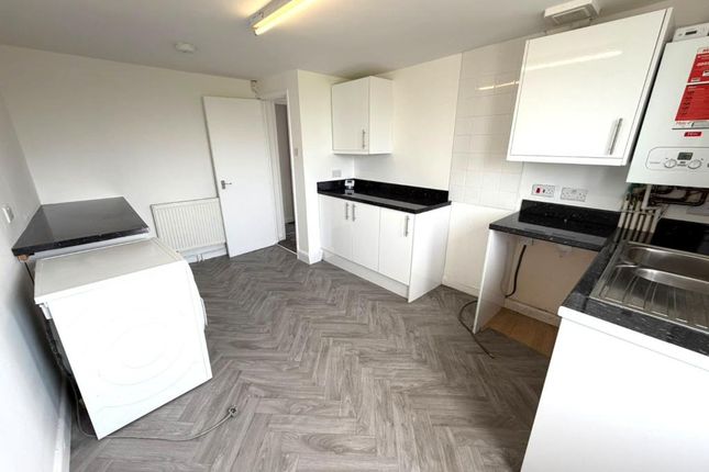 87A, Broughton Avenue, Swansea photo 4