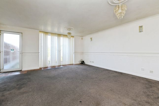 1, Cadogan Terrace, Essex photo 2