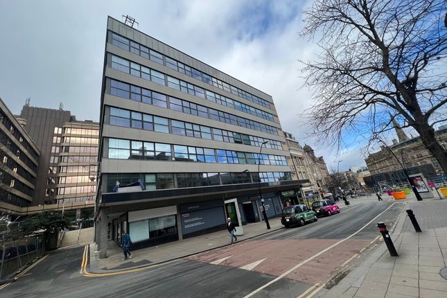 Office to let in New Oxford House, 10/30 Barkers Pool, Sheffield, South Yorkshire