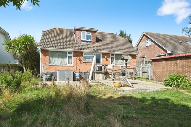 26, Fullerton Road, Hampshire photo 3