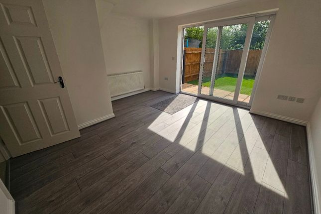 67 Harrys Way, Wisbech photo 2