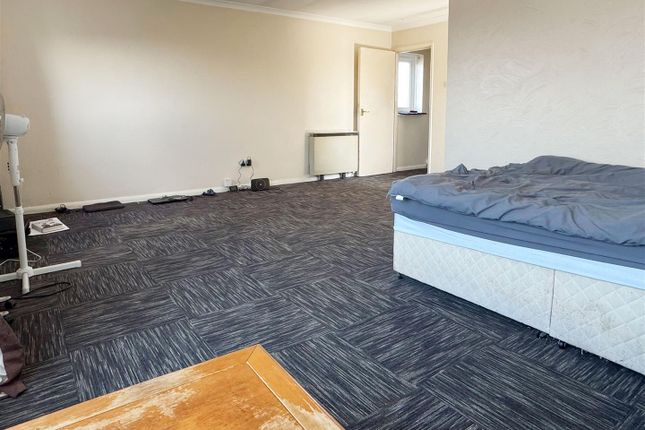 14 Maltravers Court, Maltravers Road, Littlehampton photo 4