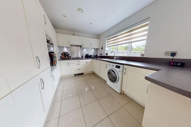 7, St. Olave Close, Daventry photo 2