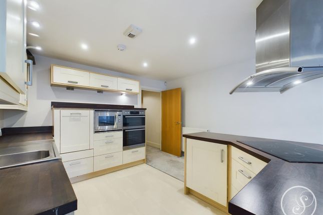 15, Wood Moor Court, Leeds photo 3