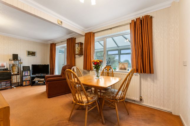 16 Horseshoe Lane, Bolton photo 4