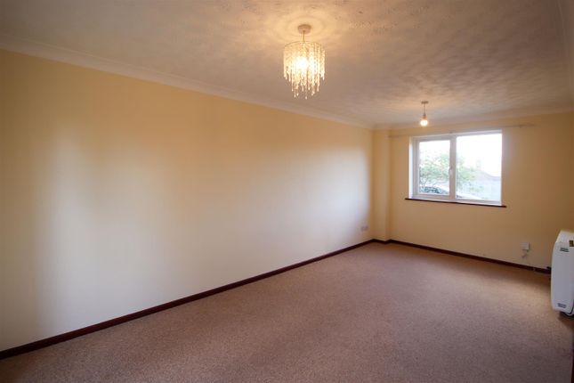 24, St. Martins Walk, Ely photo 4