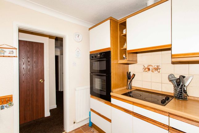 3 Lords Close, Chesterfield photo 4