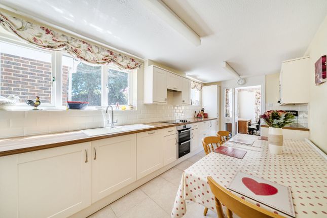 59, Winchgrove Road, Berkshire photo 2