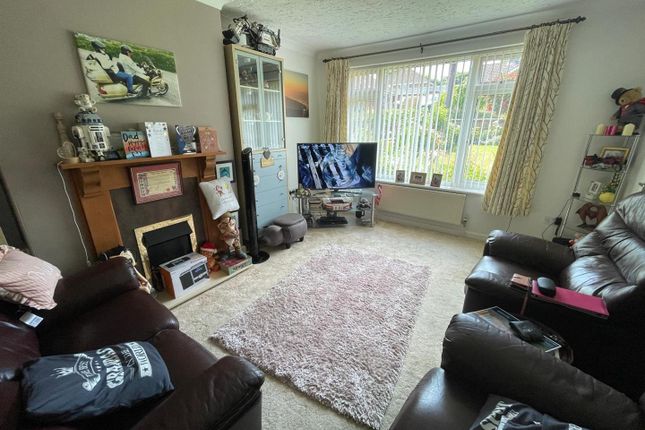 4, Thomson Drive, Crewkerne photo 3