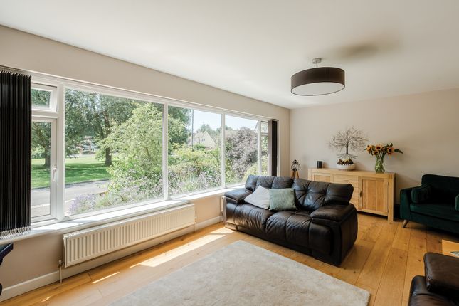 11 Charnhill Brow, Bristol photo 4