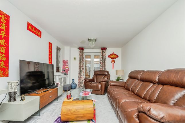 7, Arrow Way, Alcester photo 3