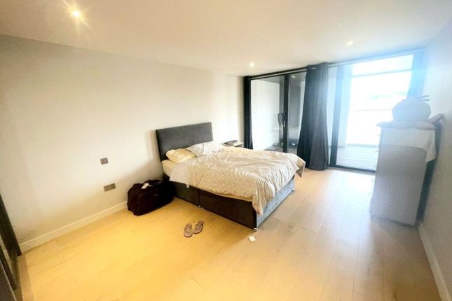 4,, Homestead Heights, Crouch End photo 3